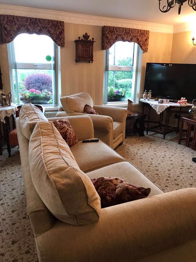 Beau Vista Bed & Breakfast สตราแบน ภายนอก รูปภาพ